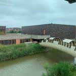 loopbrug-tussen-scholen-scaled