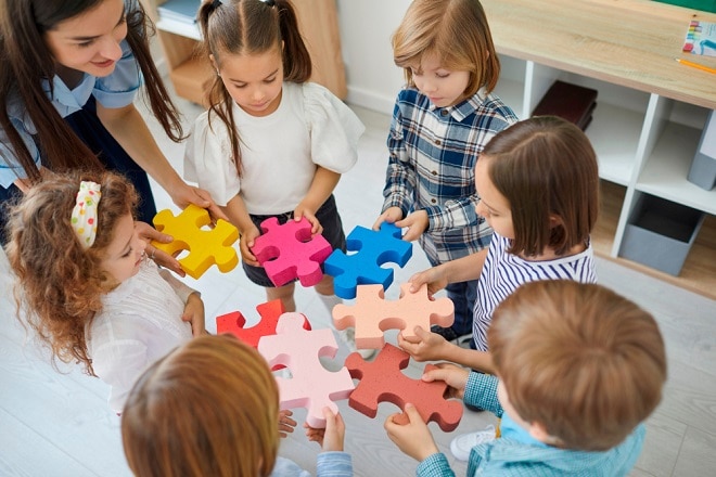 waardevolle-samenwerking-hoe-kinderopvang-en-sociaal-werk-elkaar-versterken