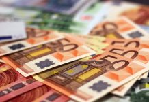 Briefjes van 50 euro.