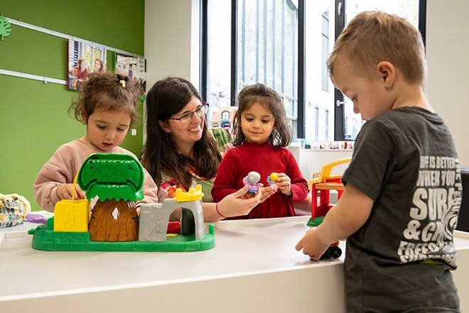 pilot-vrouwen-van-expats-gaan-aan-het-werk-in-de-kinderopvang