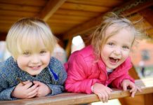 kinderen spelen