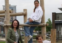 Patricia Visser (bestuurder) met junior PIT bestuurders Ferran Frerichs en Eva Clements.