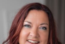 Wet- en regelgeving Medezeggenschap in kindcentra Foto: Sophie Oelrich Cynthia Roos: ‘Gezamenlijk overleg tussen oudercommissies en medezeggenschapsraad is nu ook formeel vastgelegd.'