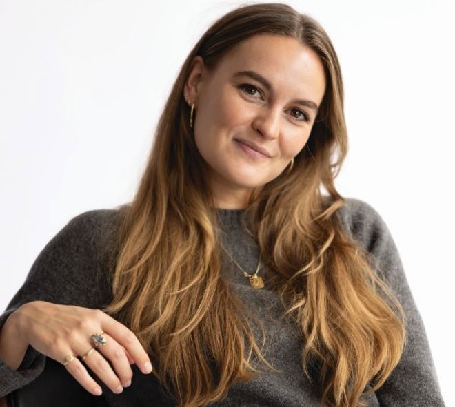 Bedrijfskleding Goed idee of nee? Foto: Willemijn Beekman Modepsycholoog Anke Vermeer: ‘Kleding is nauw verbonden met iemands identiteit'